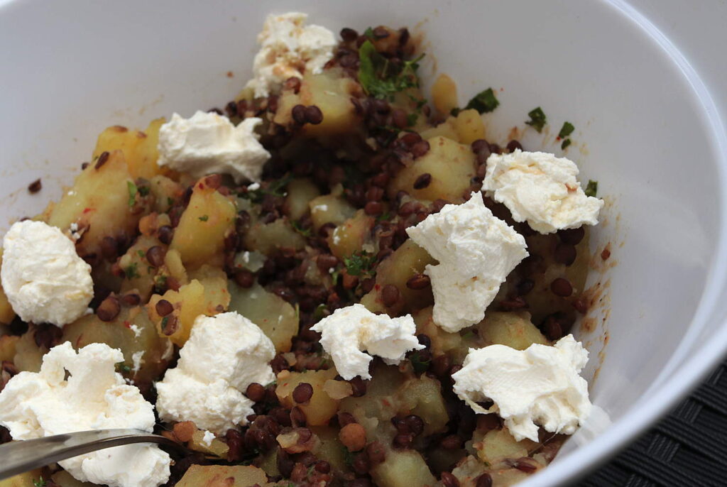 Ägyptischer Kartoffelsalat mit Linsen – Goccus – der Geniessertempel